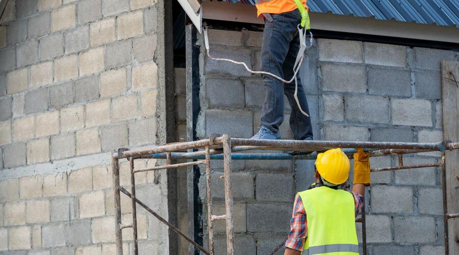 Expert Emergency Roof Repairs services in Clifton, IL